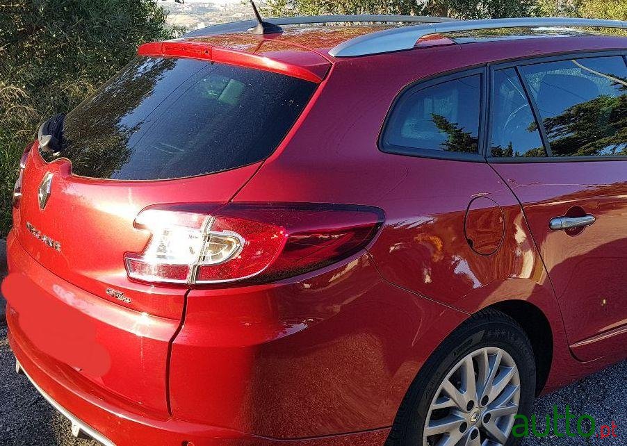 2013' Renault Megane Sport Tourer photo #2