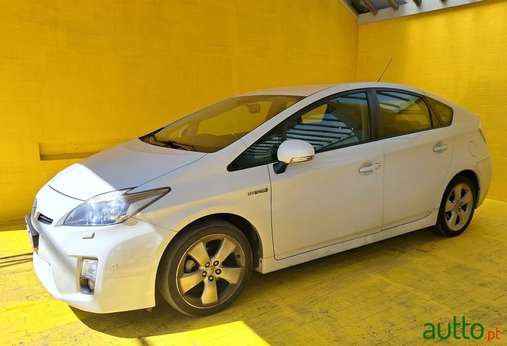 2009' Toyota Prius 1.8 photo #2