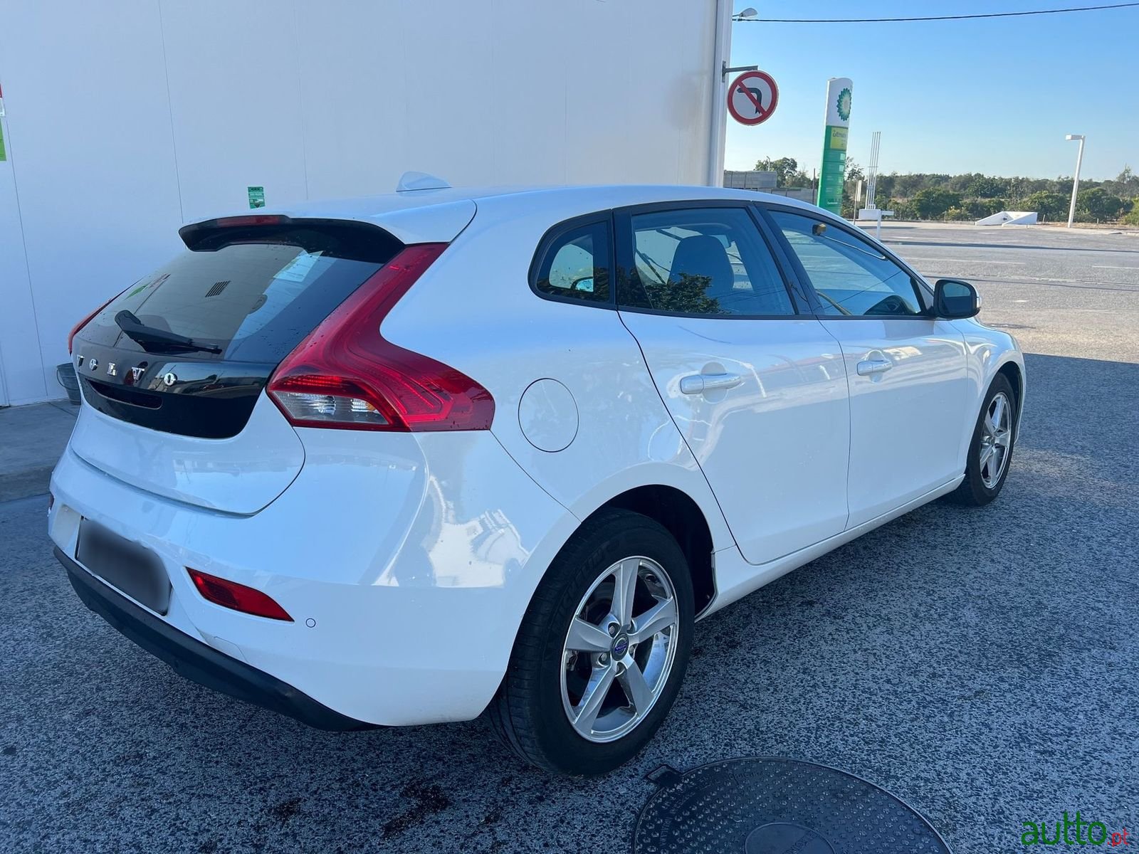 2014' Volvo V40 photo #5