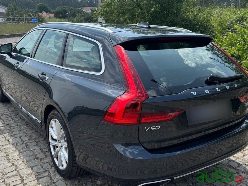 2020' Volvo V90 photo #5