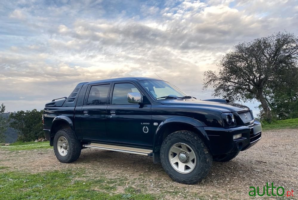 2005' Mitsubishi L200 photo #2