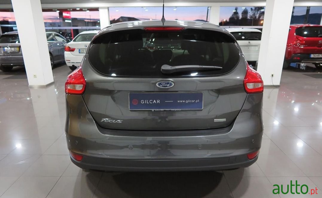 2015' Ford Focus photo #5