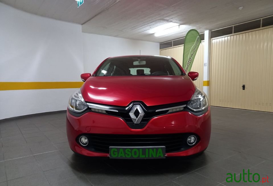 2013' Renault Clio photo #4