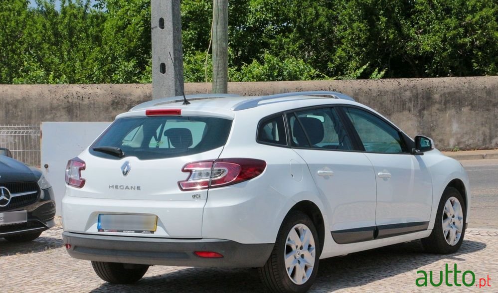 2013' Renault Megane Sport Tourer photo #3