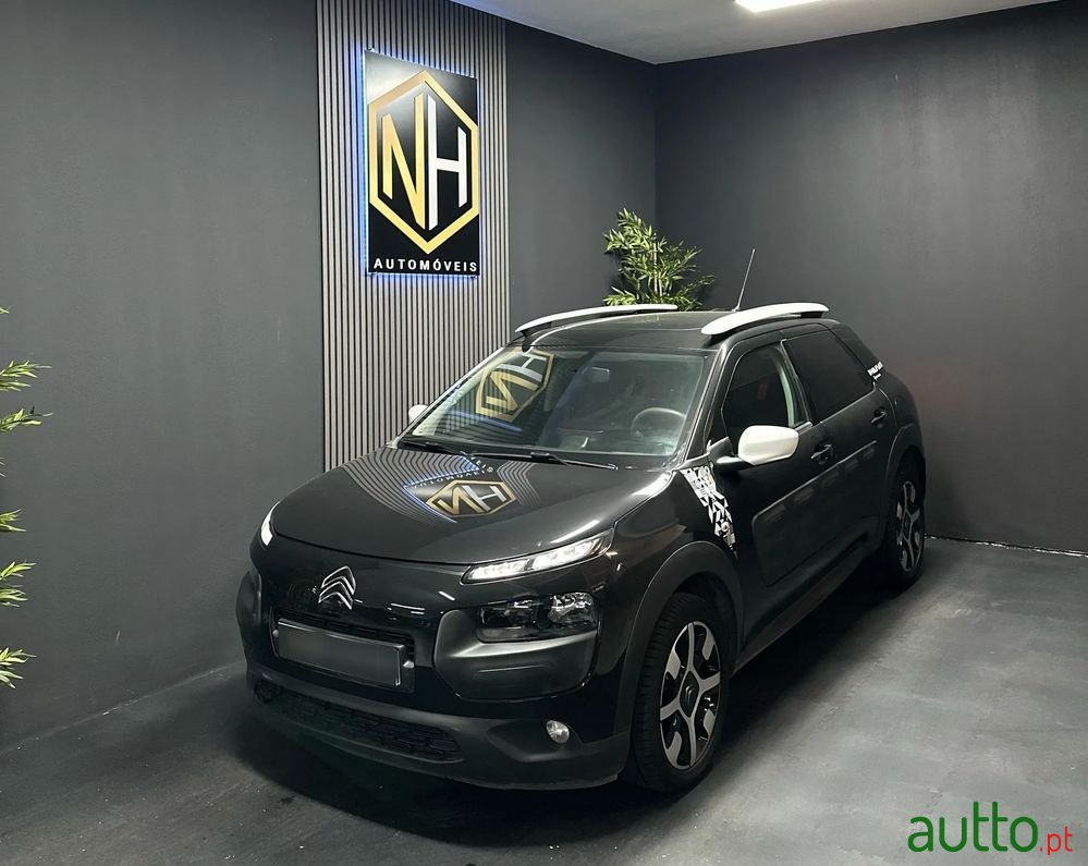 2017' Citroen C4 Cactus photo #1