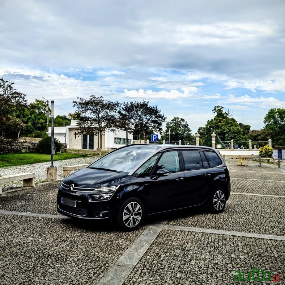 2017' Citroen C4 Grand Picasso photo #2