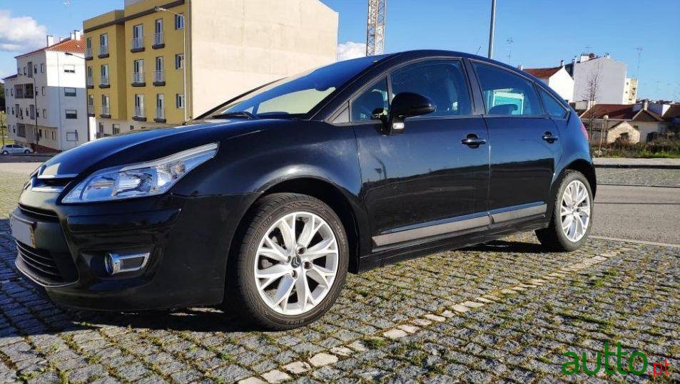 2009' Citroen C4 1.6 Hdi Vtr Pack photo #2