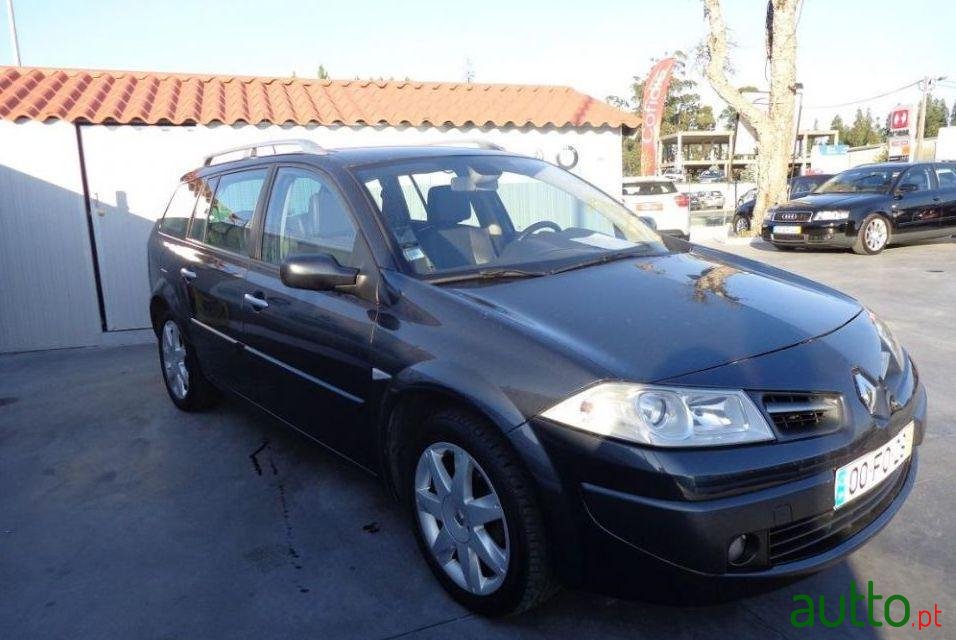 2008' Renault Megane Break photo #2