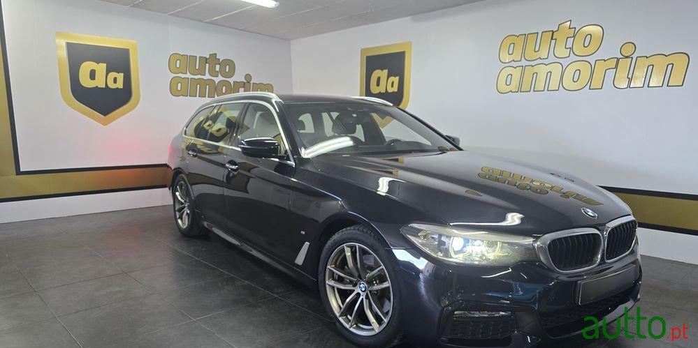 2017' BMW Série 5 D Pack M Auto photo #2