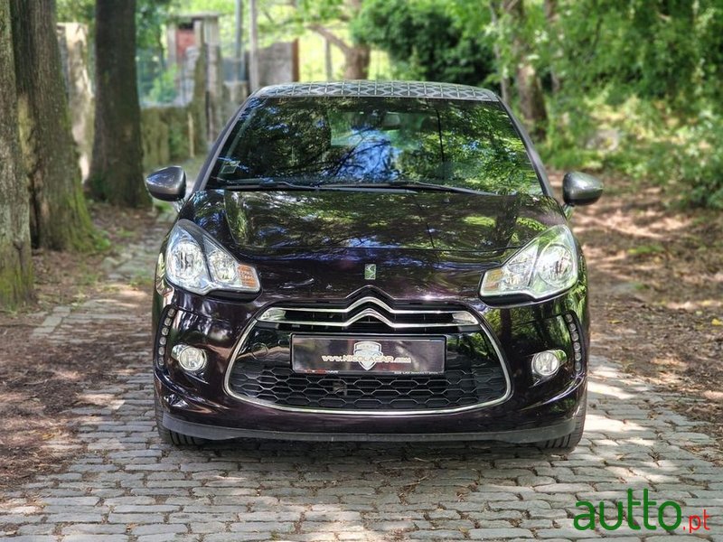 2014' Citroen DS3 1.2 Vti Chic Etg photo #2