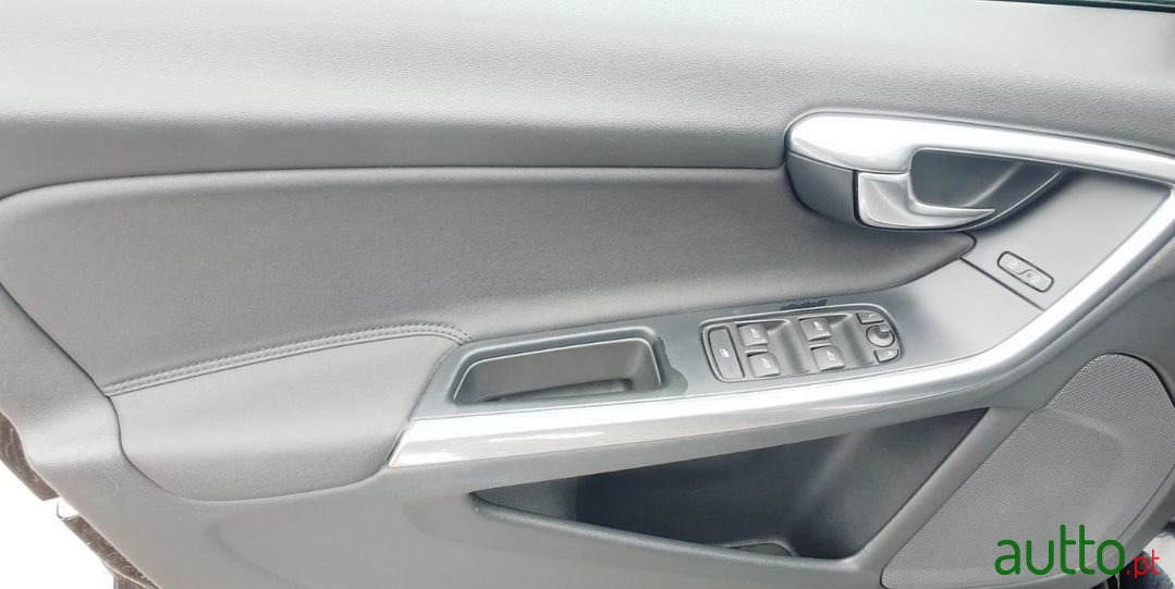 2012' Volvo V60 photo #4