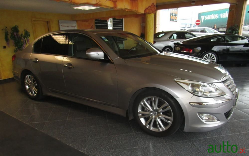 2014' Hyundai Genesis Coupe photo #5