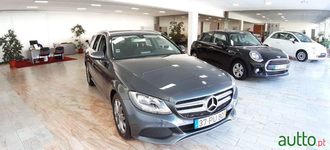 2015' Mercedes-Benz C-180 Avantgarde Bluetec photo #3