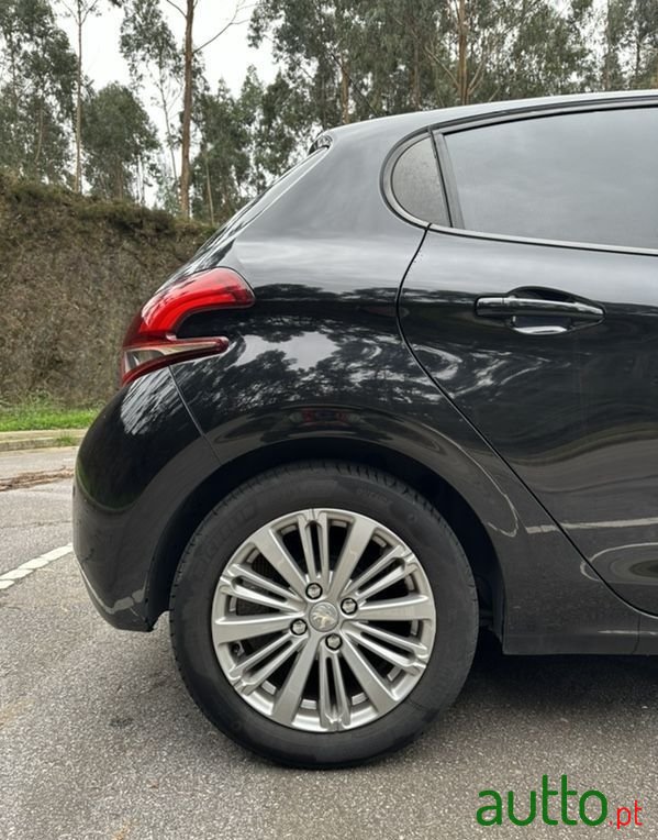 2016' Peugeot 208 photo #4