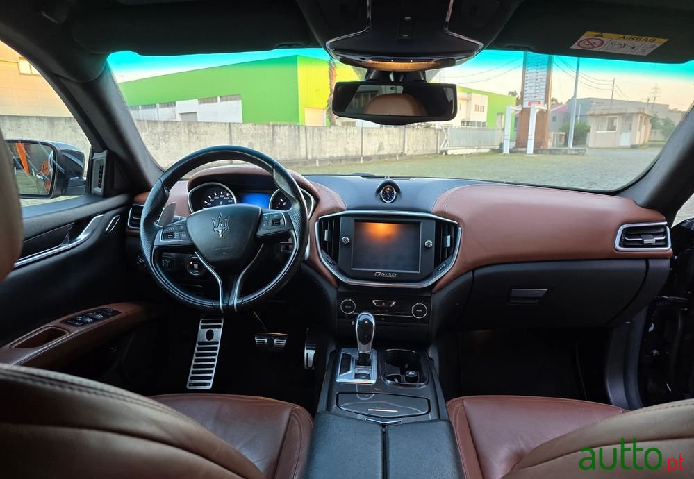 2014' Maserati Ghibli Diesel photo #6