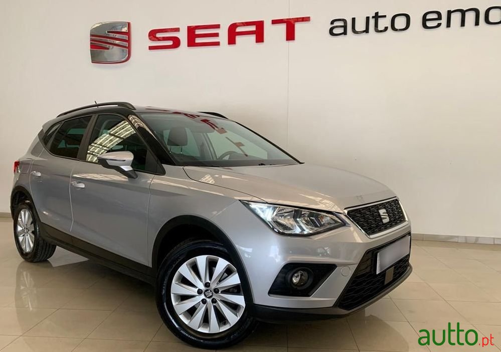 2019' SEAT Arona 1.0 Tgi Style photo #1