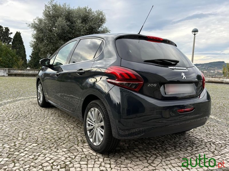2017' Peugeot 208 photo #6