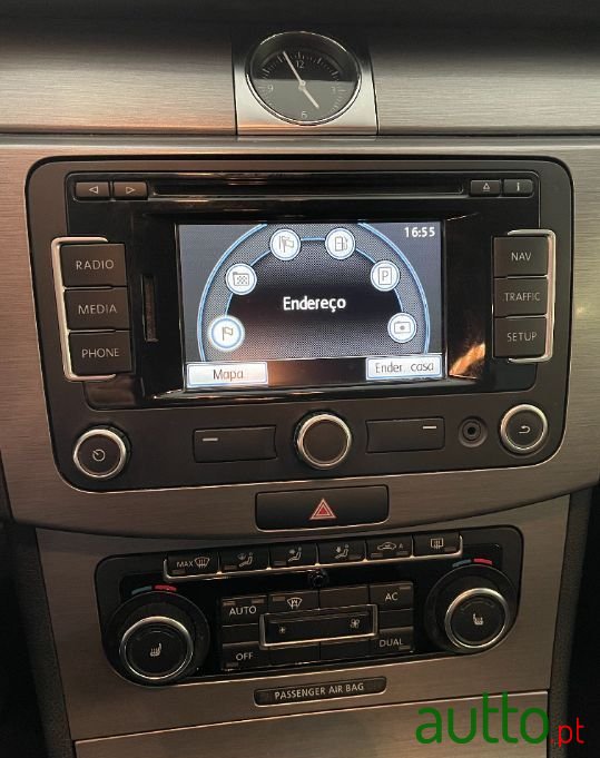 2011' Volkswagen Passat photo #6