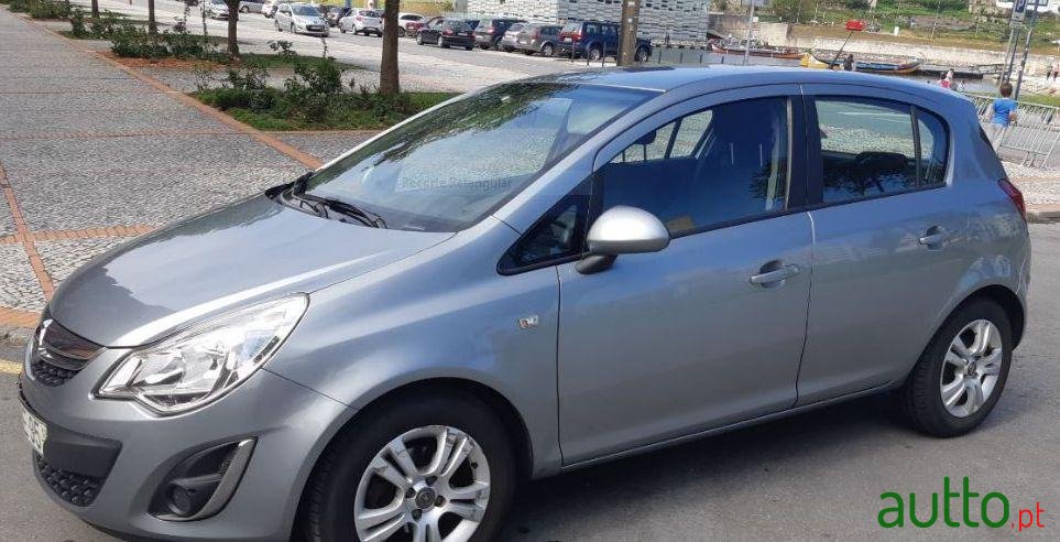 2012' Opel Corsa photo #2