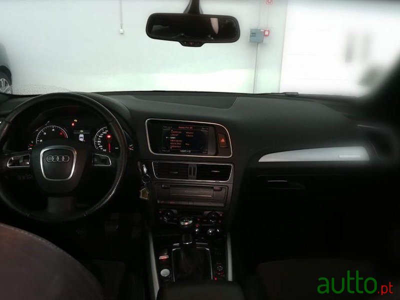2011' Audi Q5 photo #1