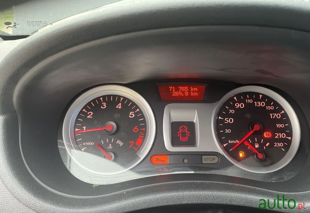 2012' Renault Clio 1.2 16V Confort photo #4