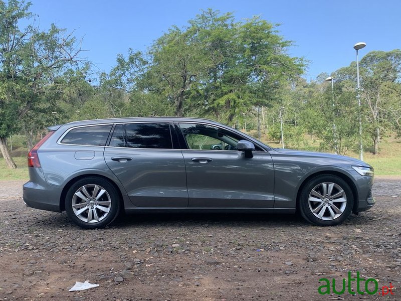 2018' Volvo V60 photo #5