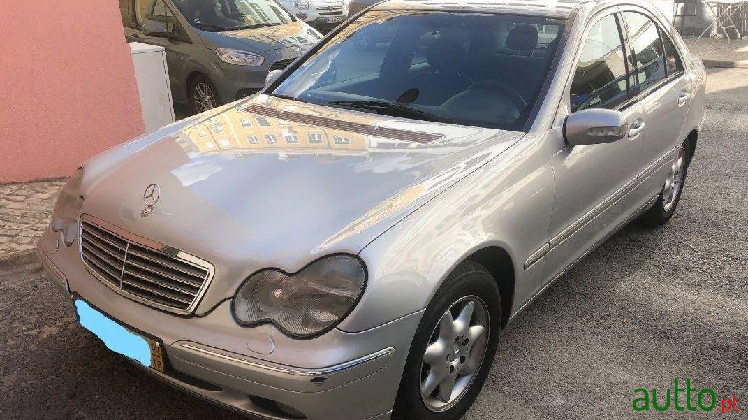 2000' Mercedes-Benz C-220 photo #3