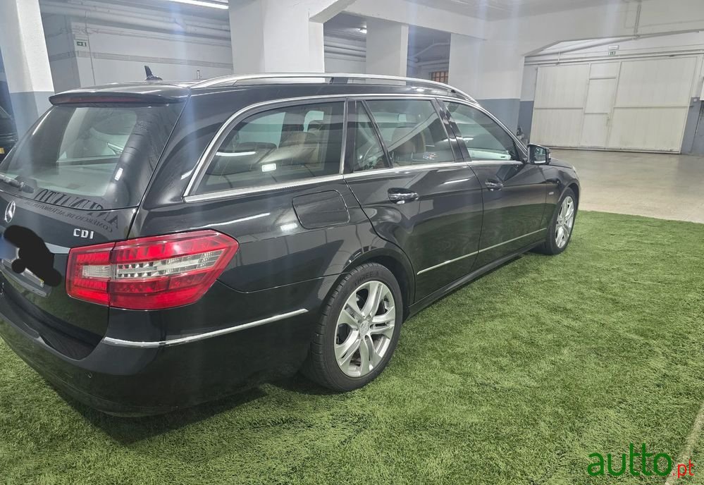 2010' Mercedes-Benz Classe E photo #4