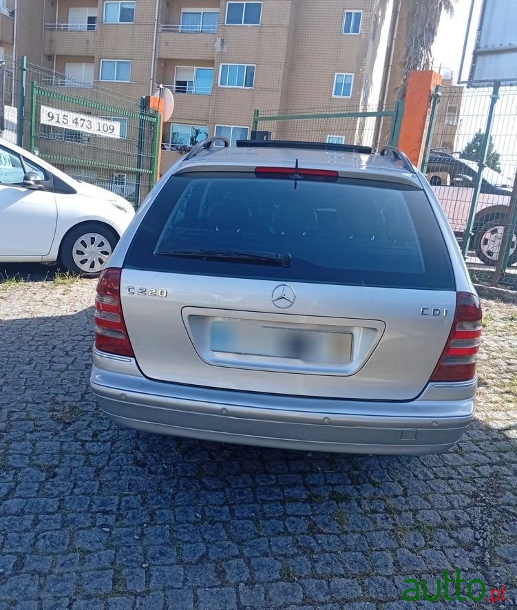2005' Mercedes-Benz Classe C photo #3
