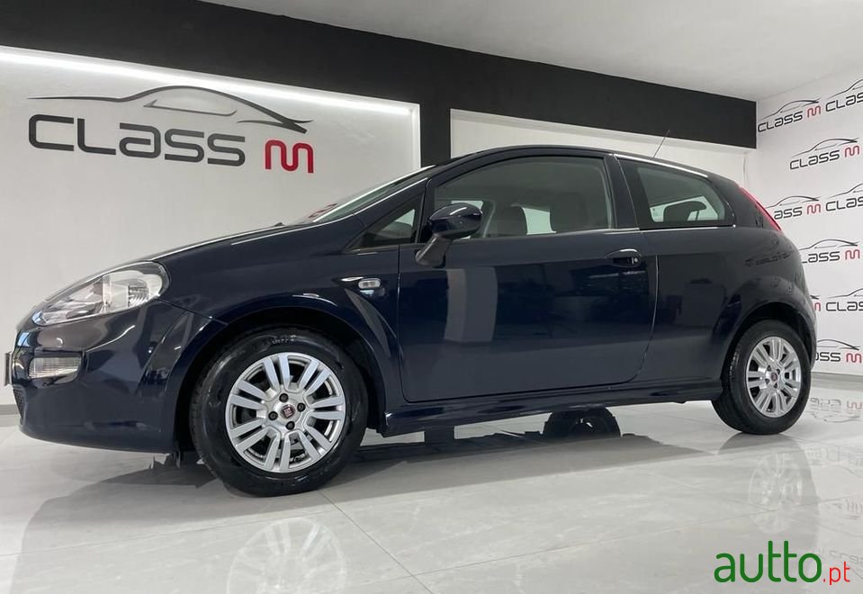 2015' Fiat Punto Evo photo #4