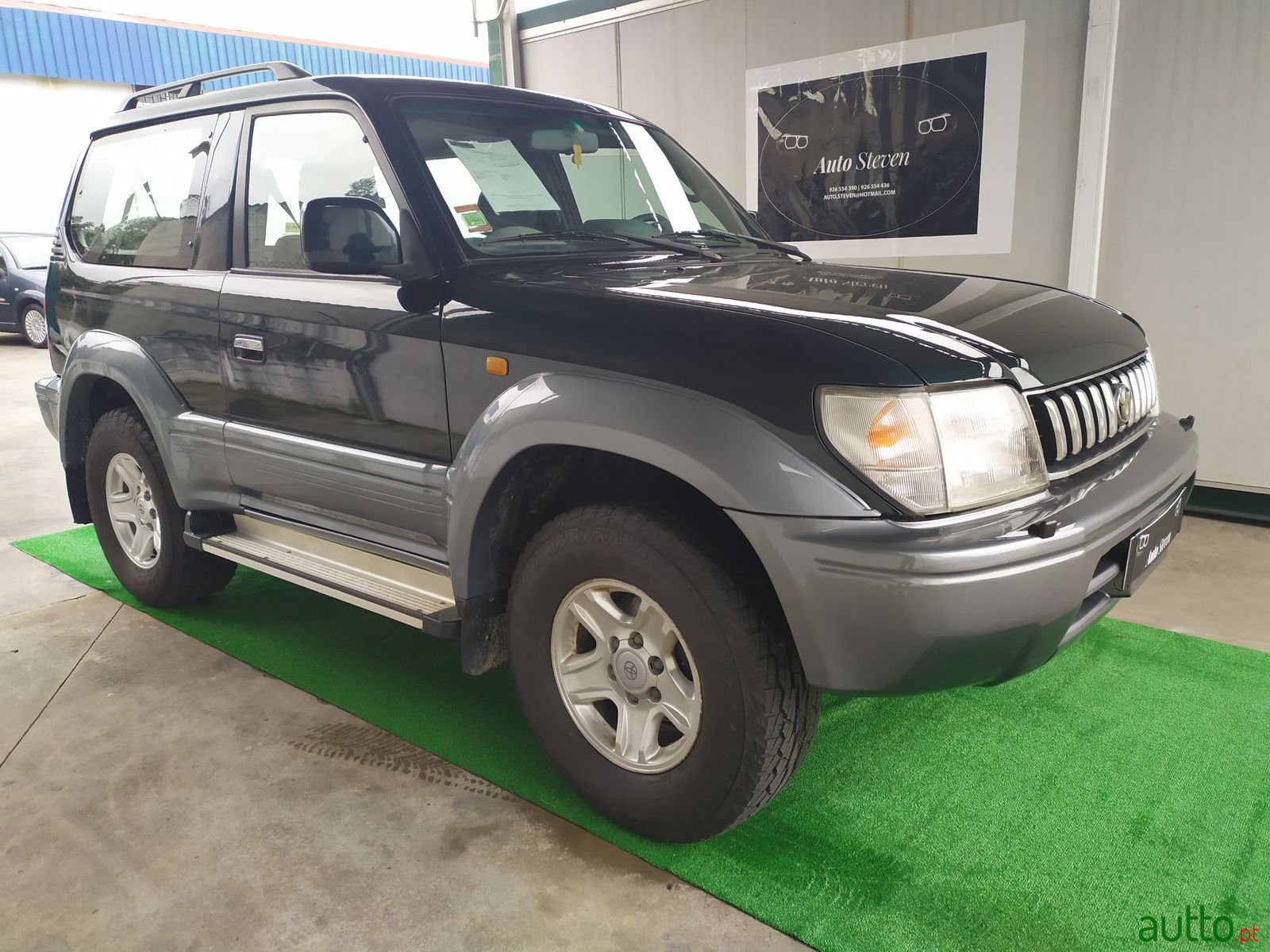2001' Toyota Land Cruiser photo #4