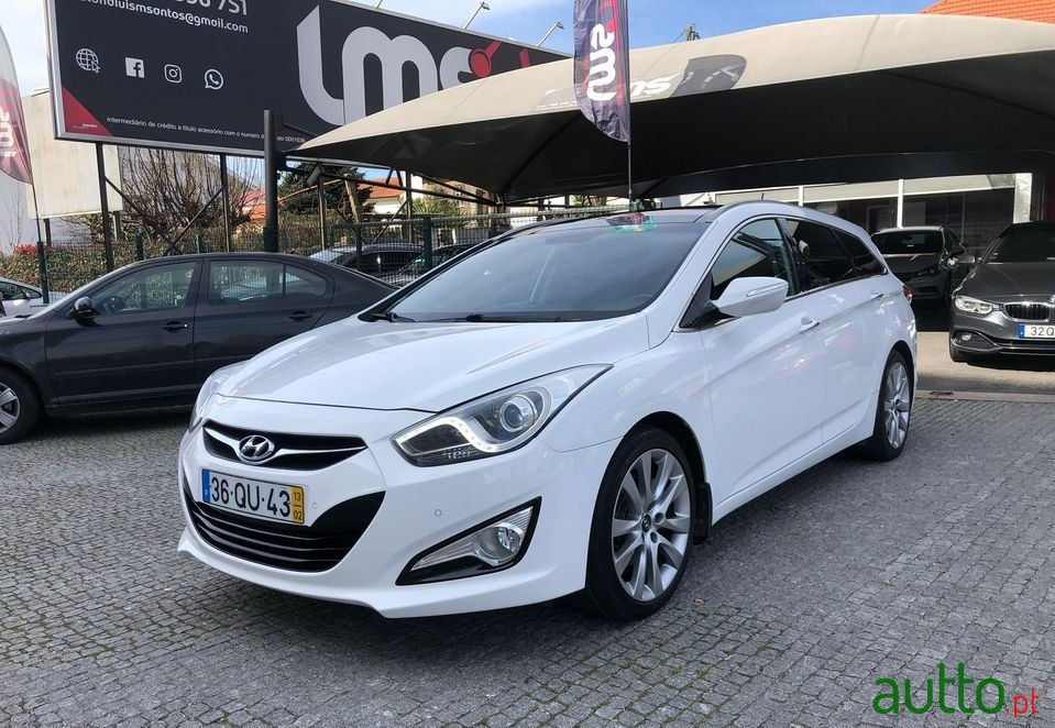 2013' Hyundai i40 Sw photo #1