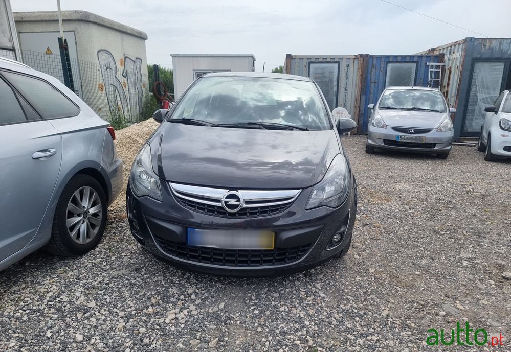 2014' Opel Corsa photo #1