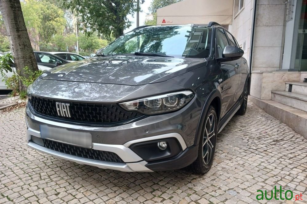 2023' Fiat Tipo Station Wagon Cross photo #2
