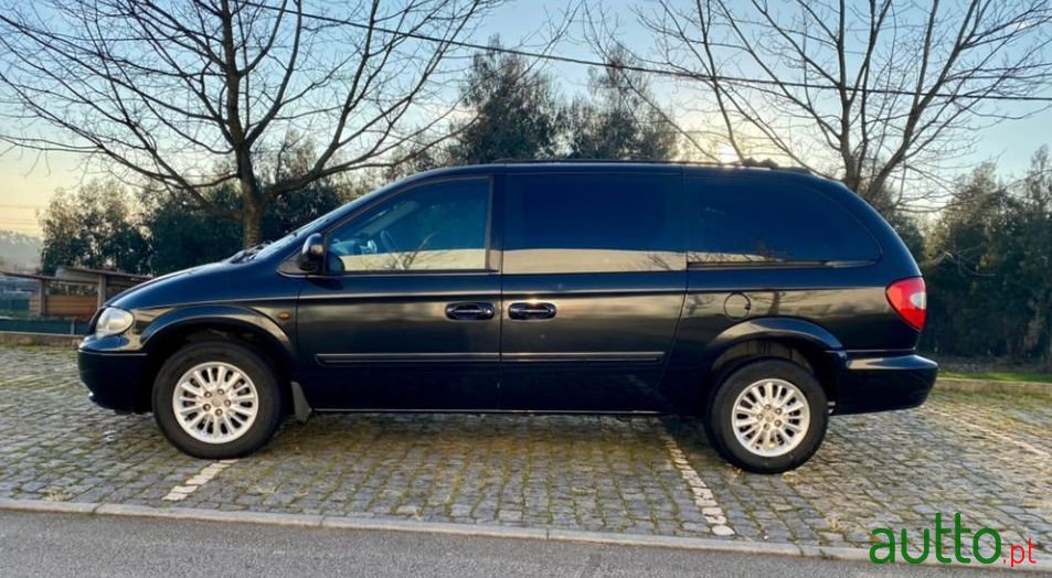 2005' Chrysler Grand Voyager photo #3