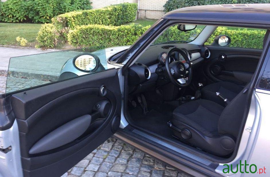 2008' MINI Cooper D photo #2