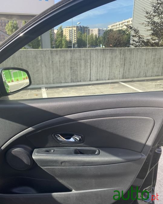 2014' Renault Megane Sport Tourer photo #4