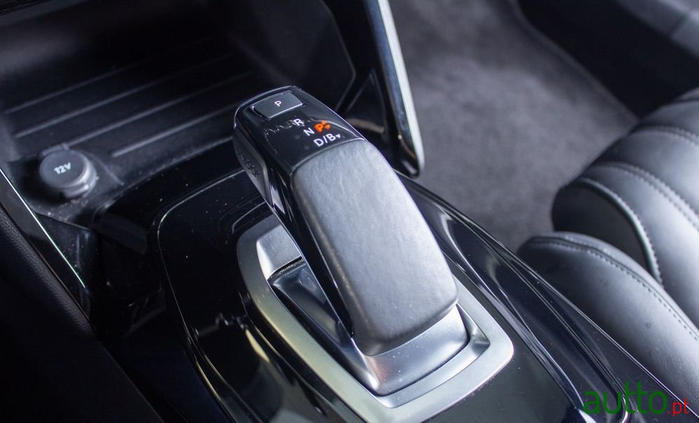 2021' Peugeot e-2008 Gt Pack photo #6