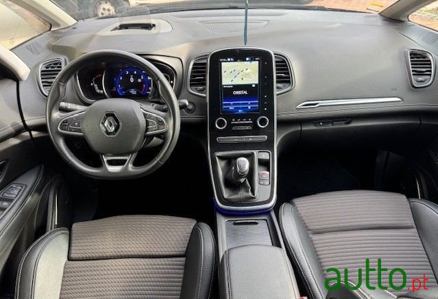 2020' Renault Scenic 1.3 Tce Bose Edition photo #5