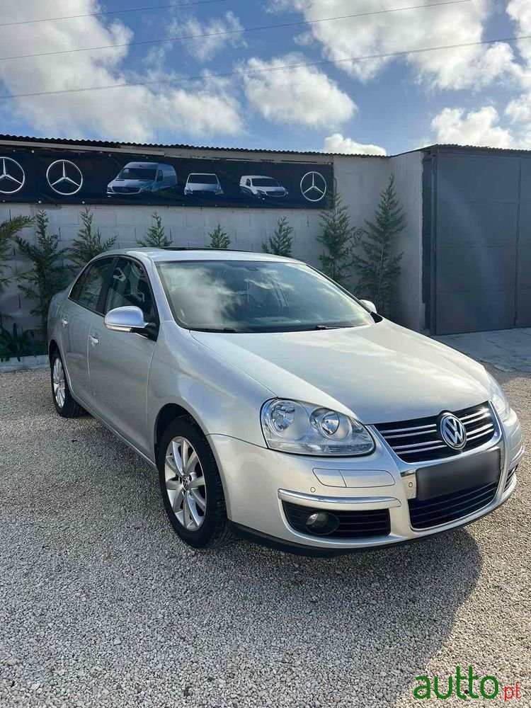 2010' Volkswagen Jetta photo #4