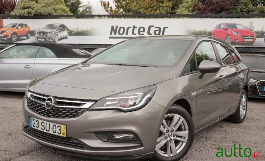 2017' Opel Astra Sports Tourer photo #1