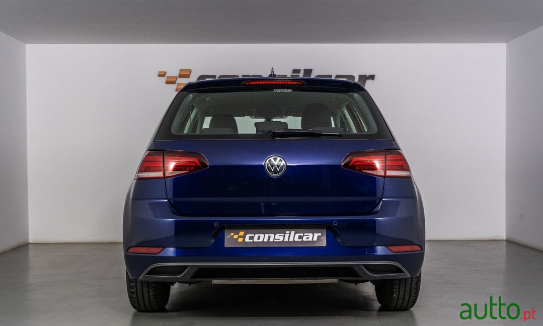 2019' Volkswagen Golf photo #3