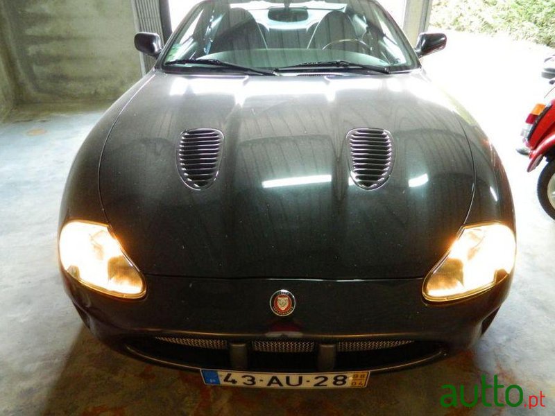 1998' Jaguar XKR 4.0 Coupé photo #2