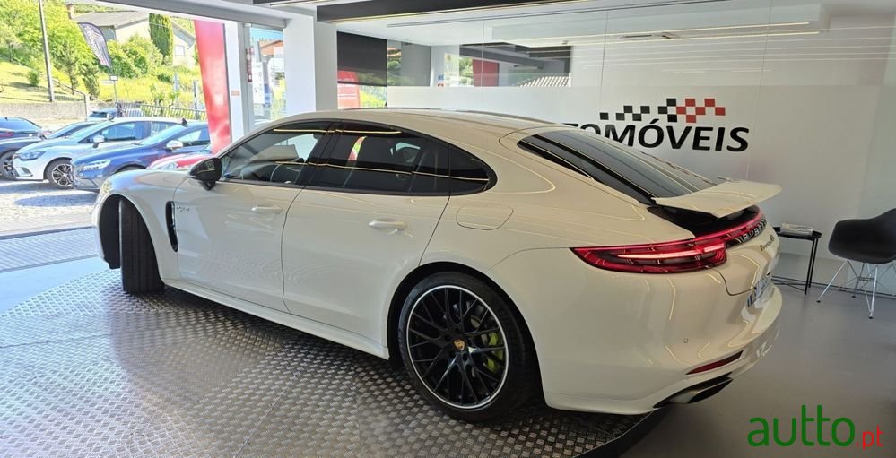 2017' Porsche Panamera 4 E-Hybrid photo #4