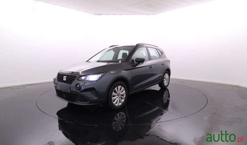 2022' SEAT Arona 1.0 Tsi Style photo #1