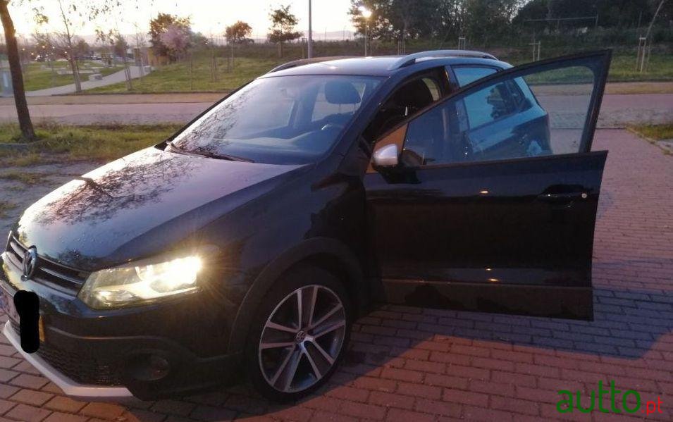 2010' Volkswagen Polo 1.6 Tdi Cross photo #2