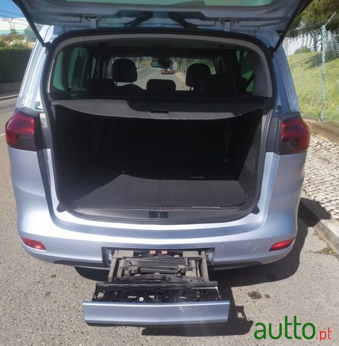 2014' Opel Zafira photo #5