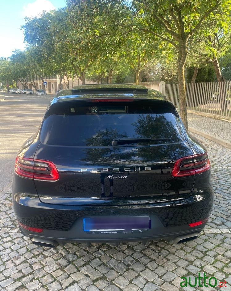 2018' Porsche Macan Standard photo #5