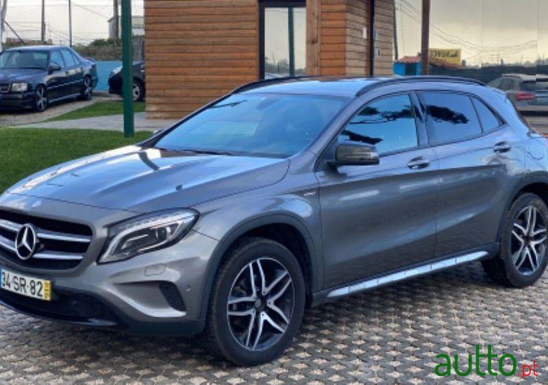 2017' Mercedes-Benz Gla-180 Cdi Amg Line photo #4