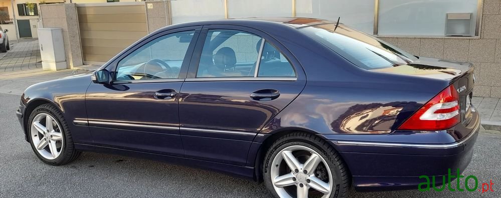 2001' Mercedes-Benz C 220 photo #2